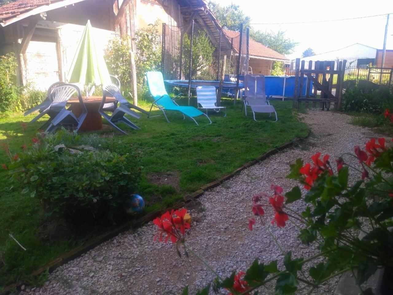 A La Poularde B&B Curciat-Dongalon Bilik gambar