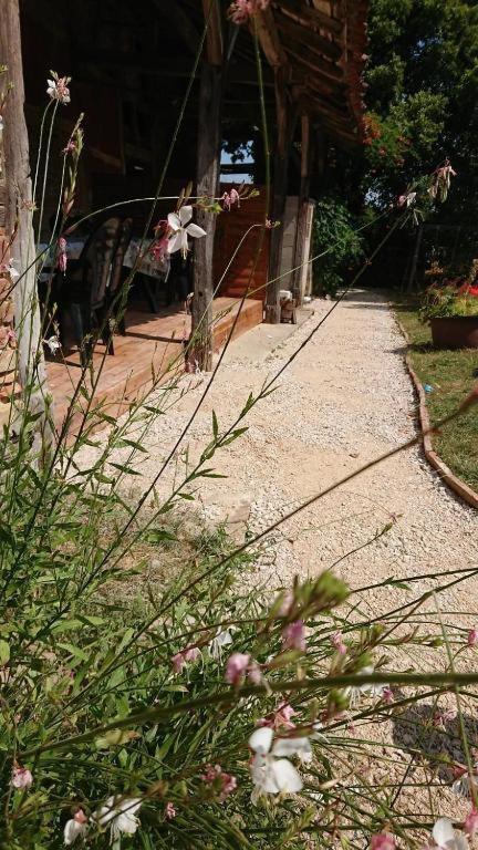 A La Poularde B&B Curciat-Dongalon Bilik gambar
