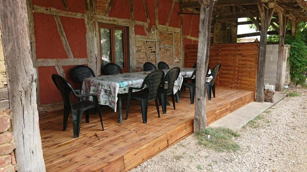 A La Poularde B&B Curciat-Dongalon Bilik gambar