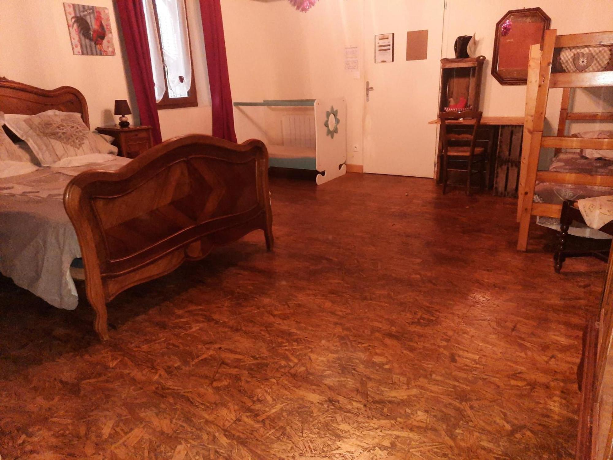 A La Poularde B&B Curciat-Dongalon Bilik gambar