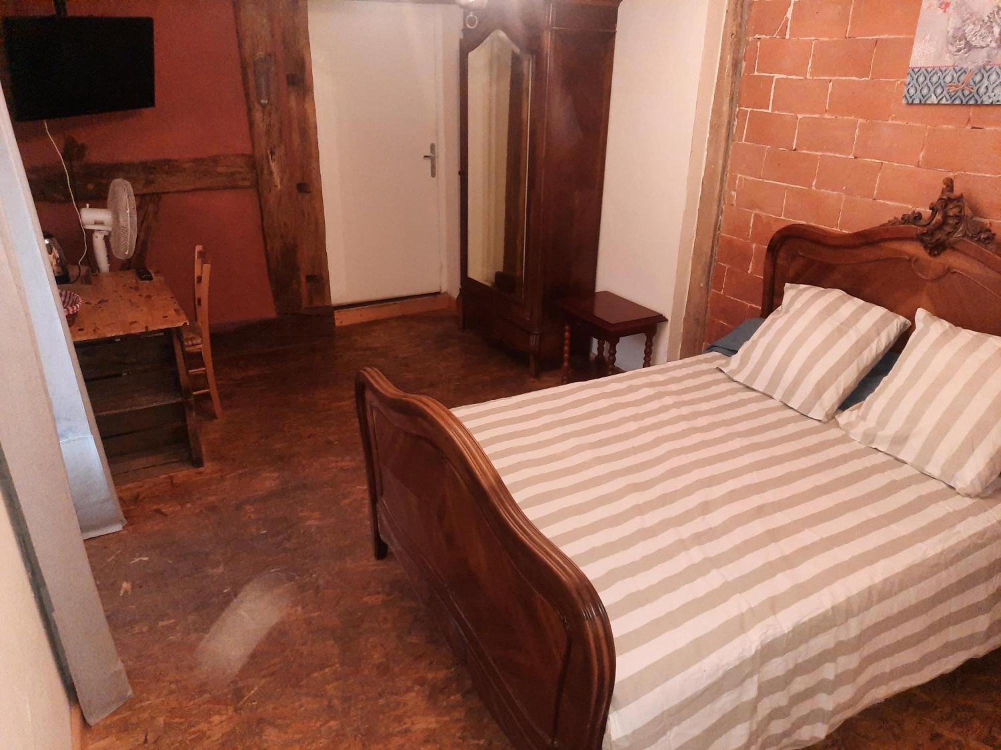 A La Poularde B&B Curciat-Dongalon Bilik gambar