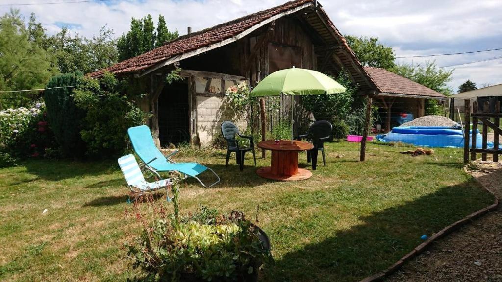A La Poularde B&B Curciat-Dongalon Bilik gambar